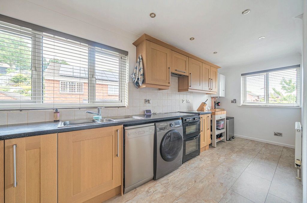 Property photo 3 of 16 Kitchen