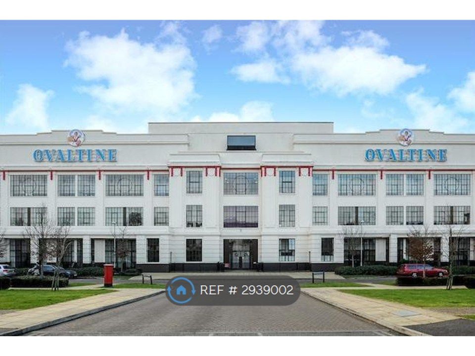 Property photo 1 of 10 Original Art Deco Facade