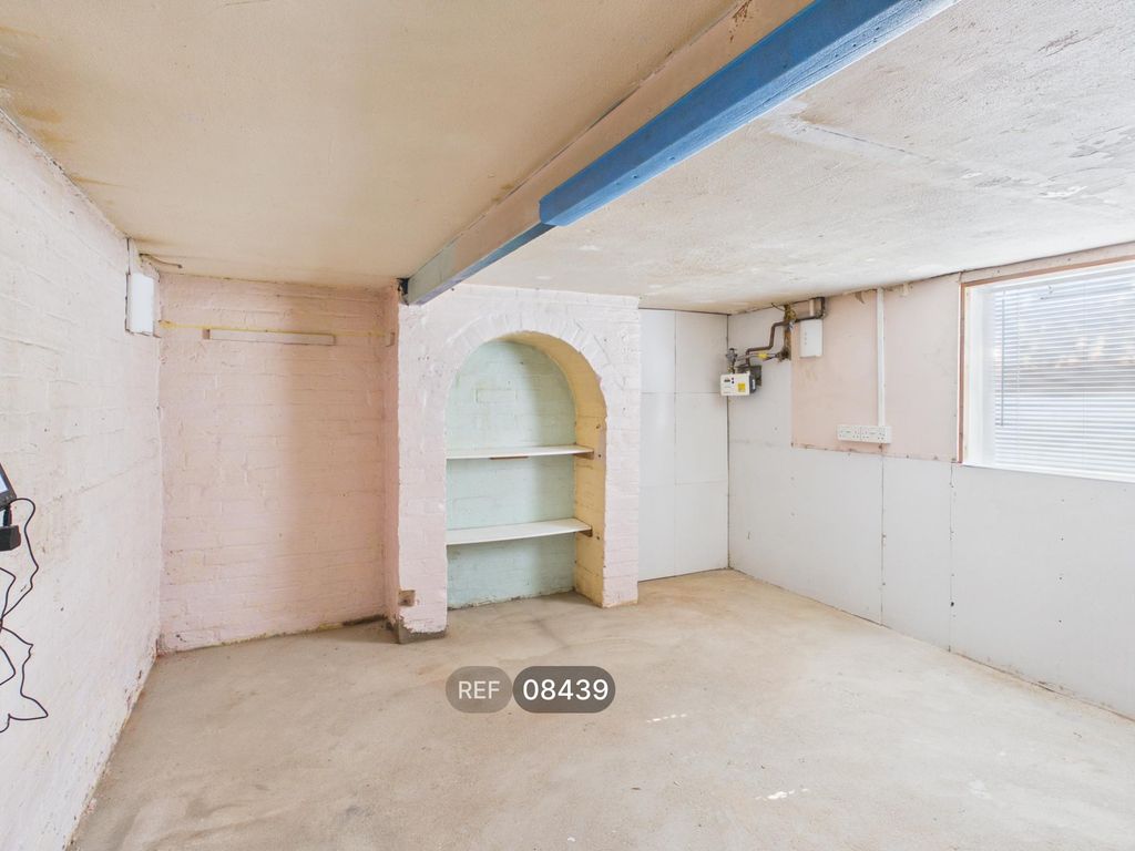 Property photo 3 of 15 Cellar