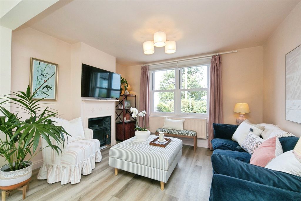 Property photo 2 of 21 Picture No. 22