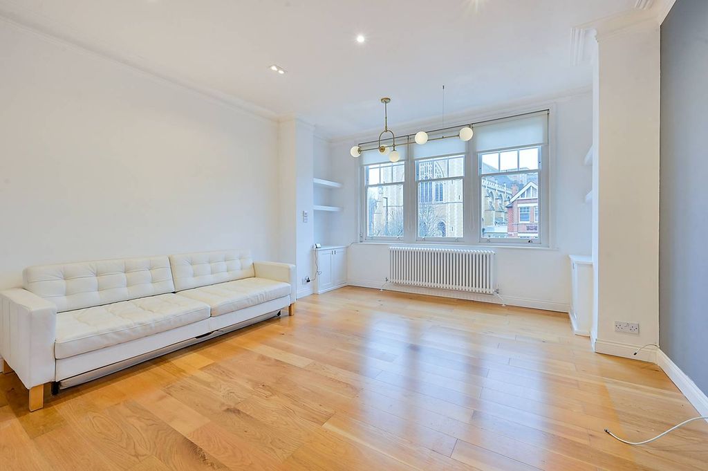 Property photo 3 of 10