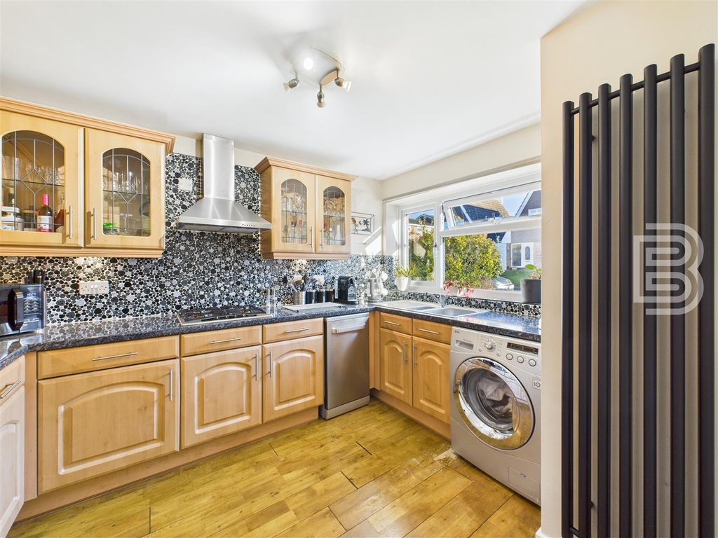 Property photo 3 of 20 Cam05587G0-Pr0081-Still011.Jpg