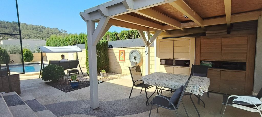 Property photo 3 of 27