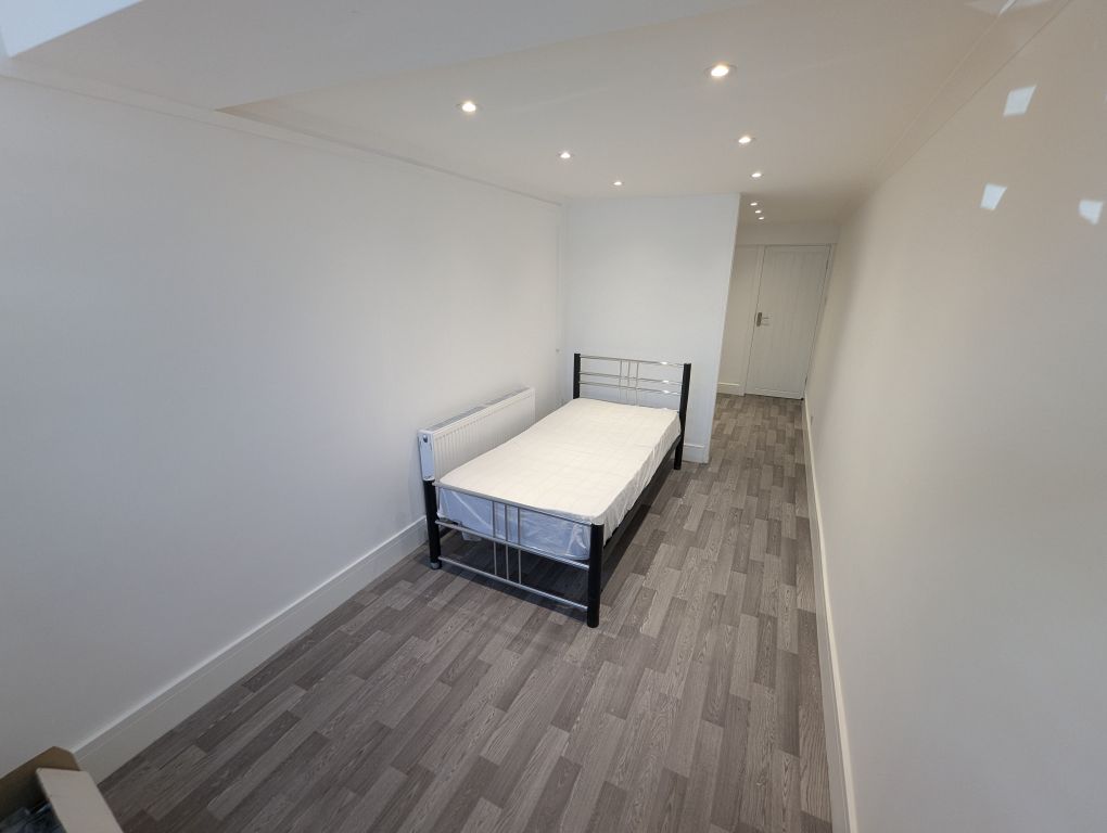 Property photo 3 of 3 Studio Room