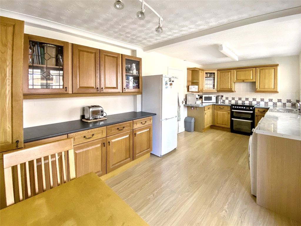 Property photo 3 of 14 Kitchen