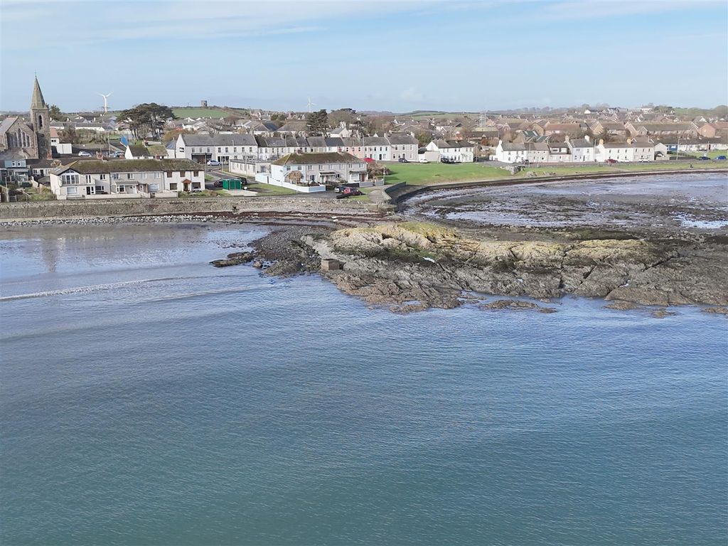 Property photo 2 of 25 Outside