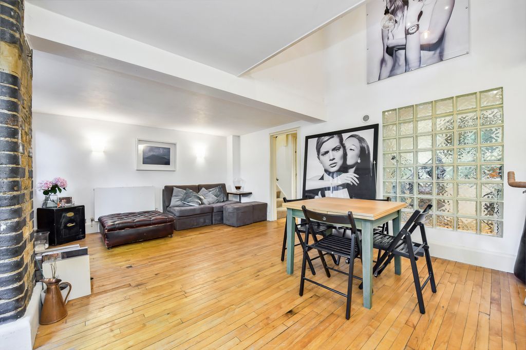 Property photo 3 of 8