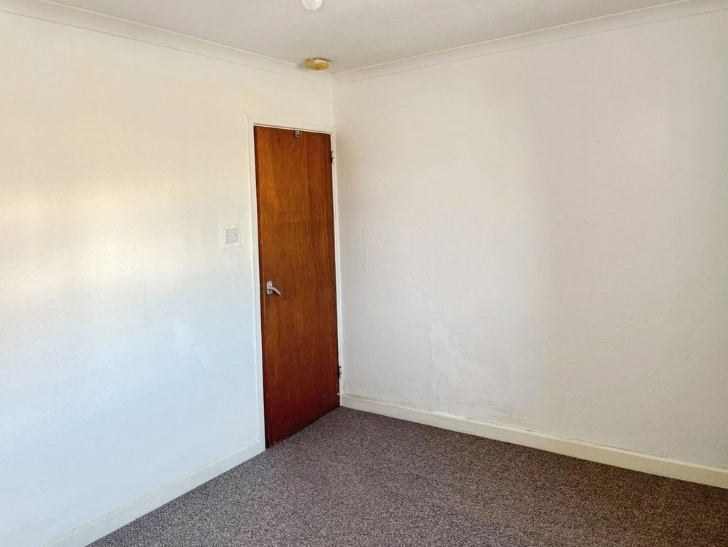 Property photo 3 of 8 Bedroom