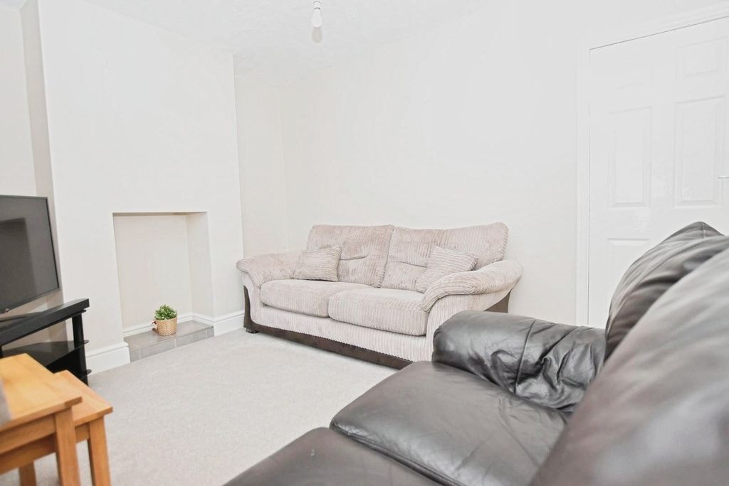 Property photo 3 of 12 Pbox-Img.Jpg