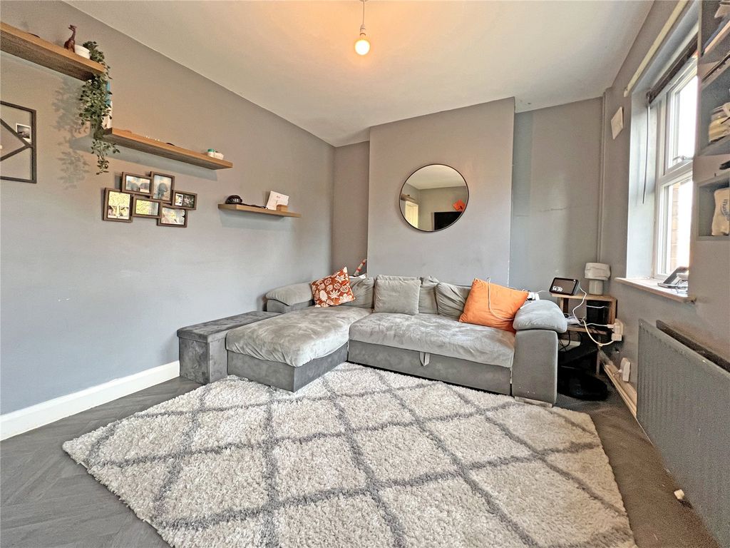 Property photo 3 of 14 Picture No. 15