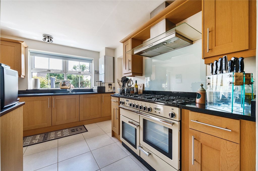 Property photo 2 of 17 Picture No. 21