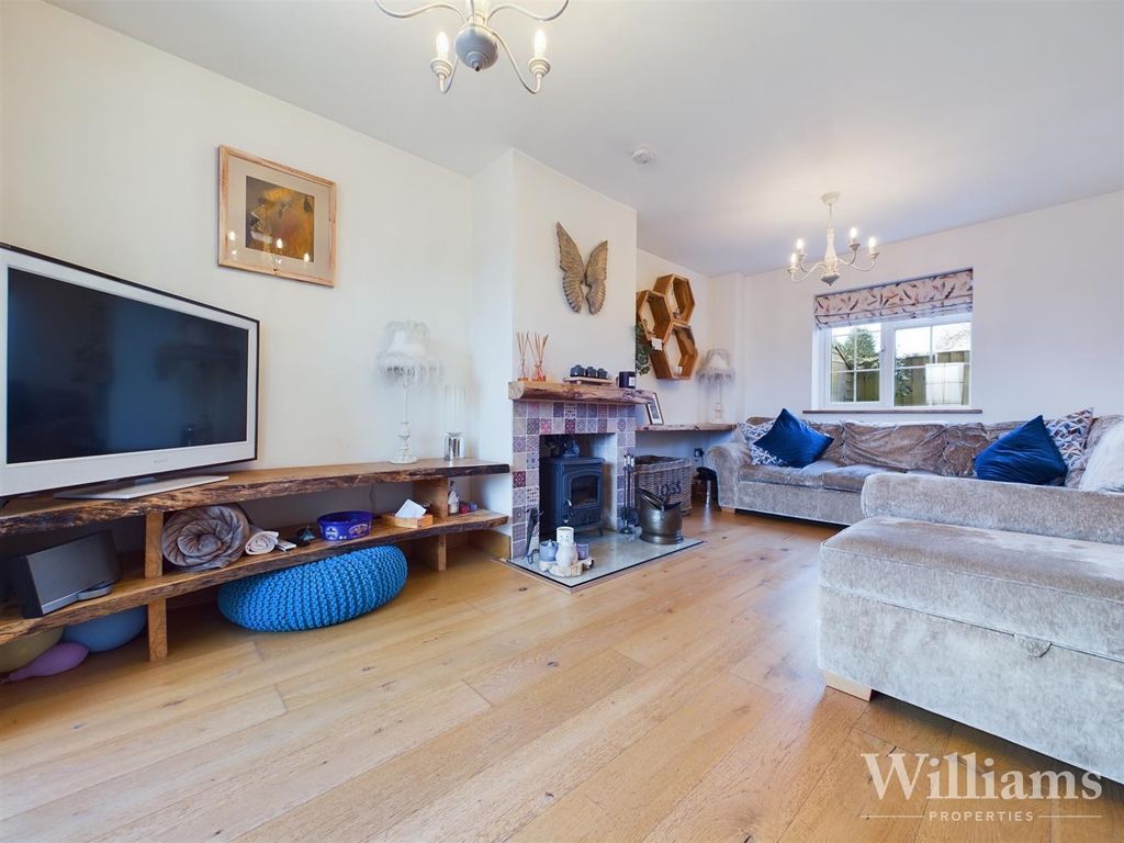 Property photo 3 of 18 Cam02861G0-Pr0323-Still010.Jpg