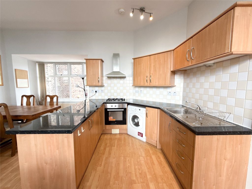 Property photo 2 of 12 Kitchen