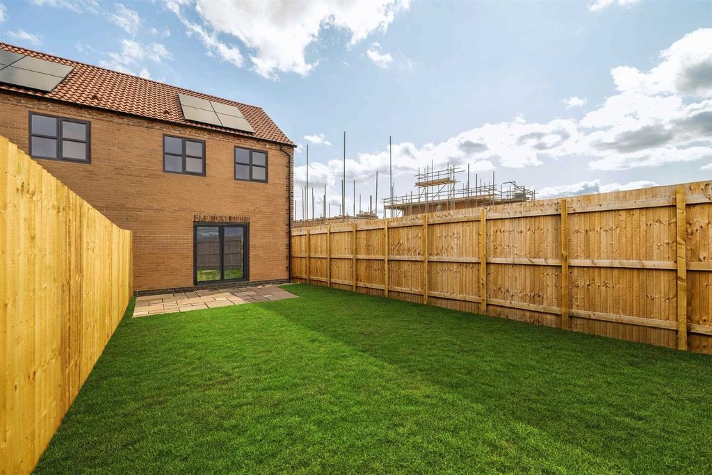 Property photo 2 of 4 4165842