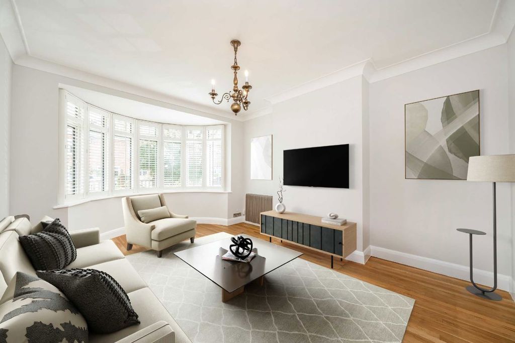 Property photo 2 of 9