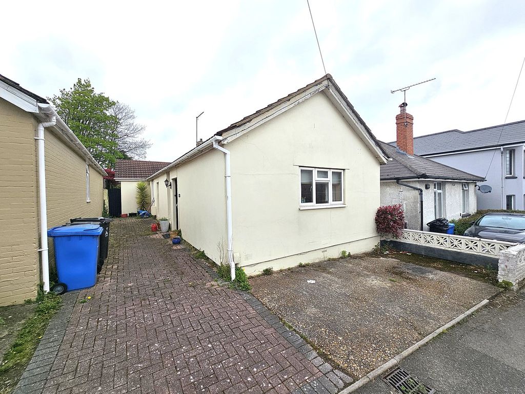 Property photo 1 of 21