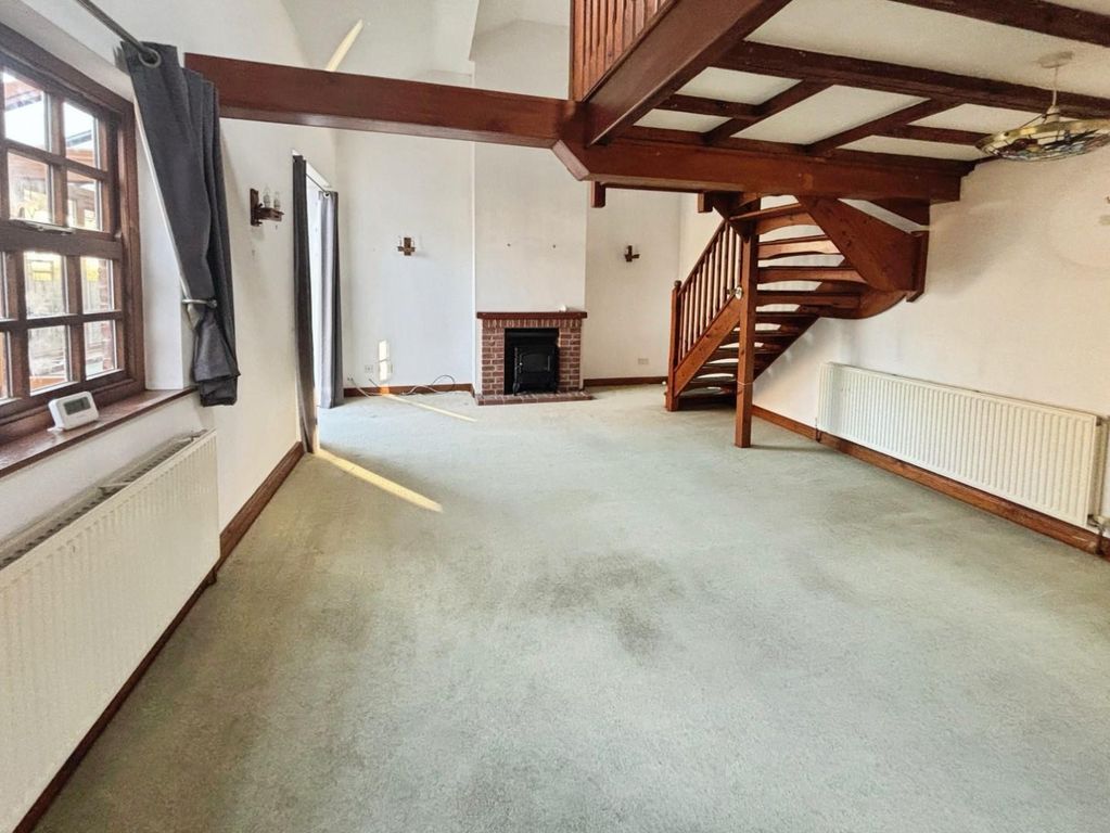 Property photo 3 of 19 582Aef8B-Image00022.Jpeg