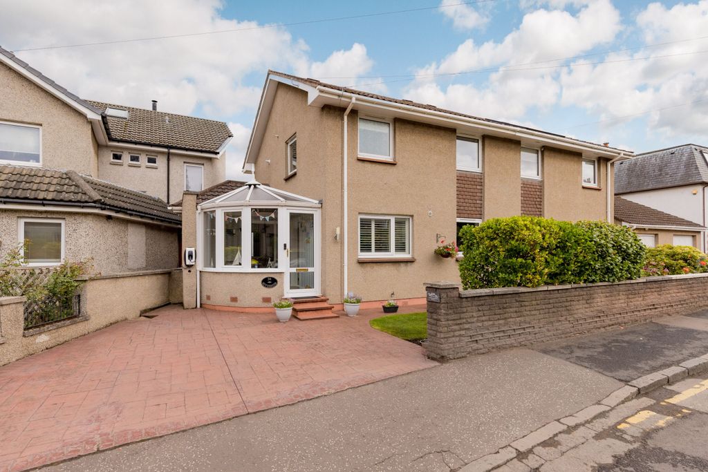 Property photo 2 of 26