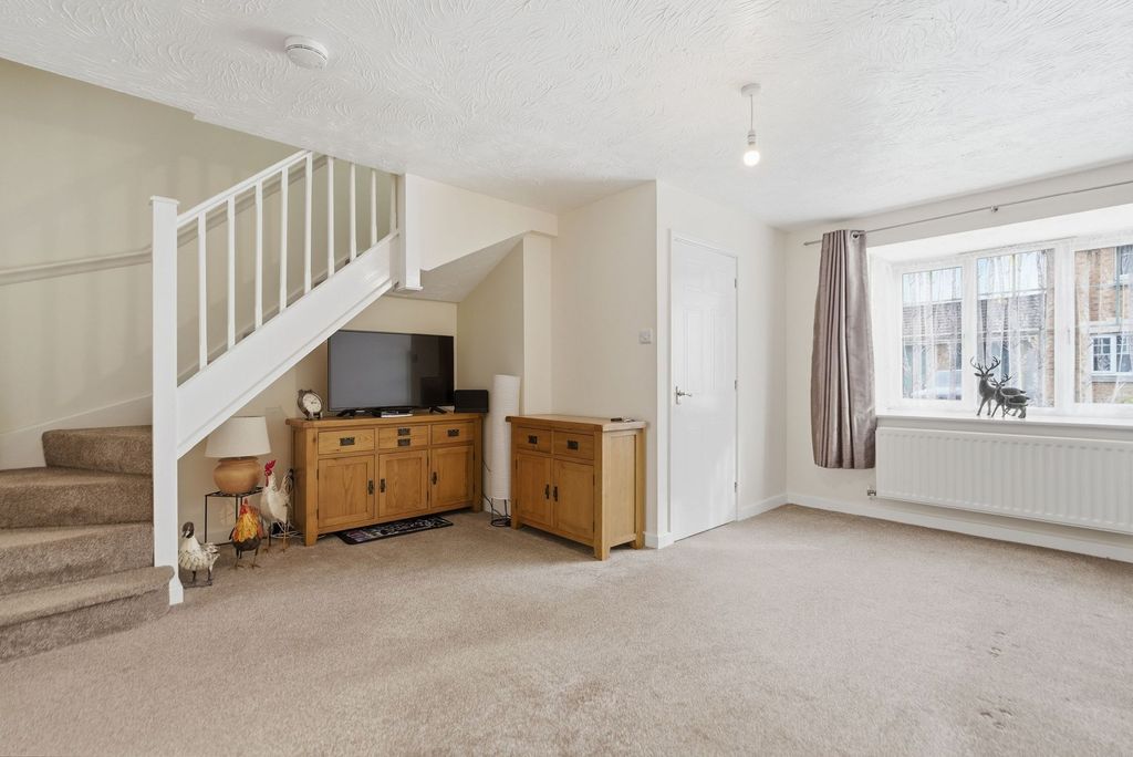 Property photo 3 of 28
