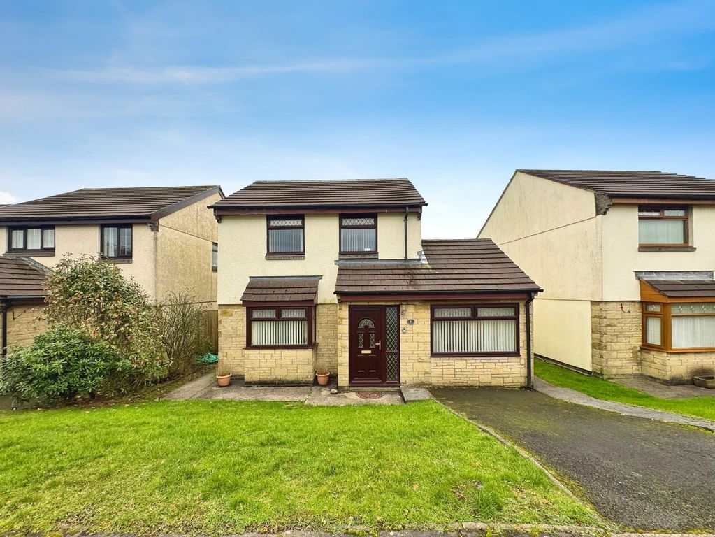 Property photo 1 of 27