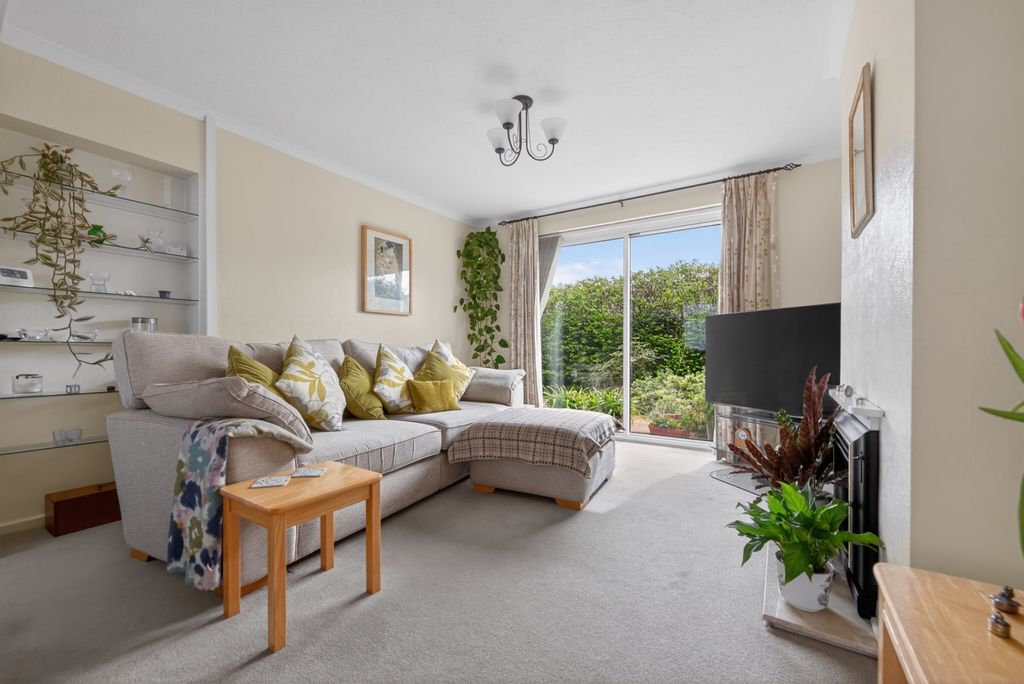 Property photo 2 of 33 4390886