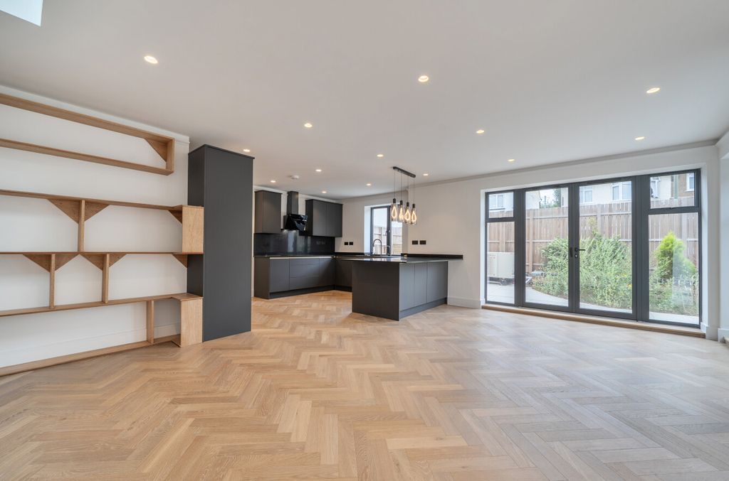 Property photo 2 of 20 1496532-1-6A5Ff82...