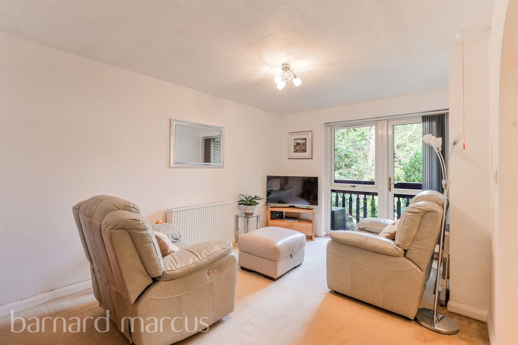 Property photo 2 of 8