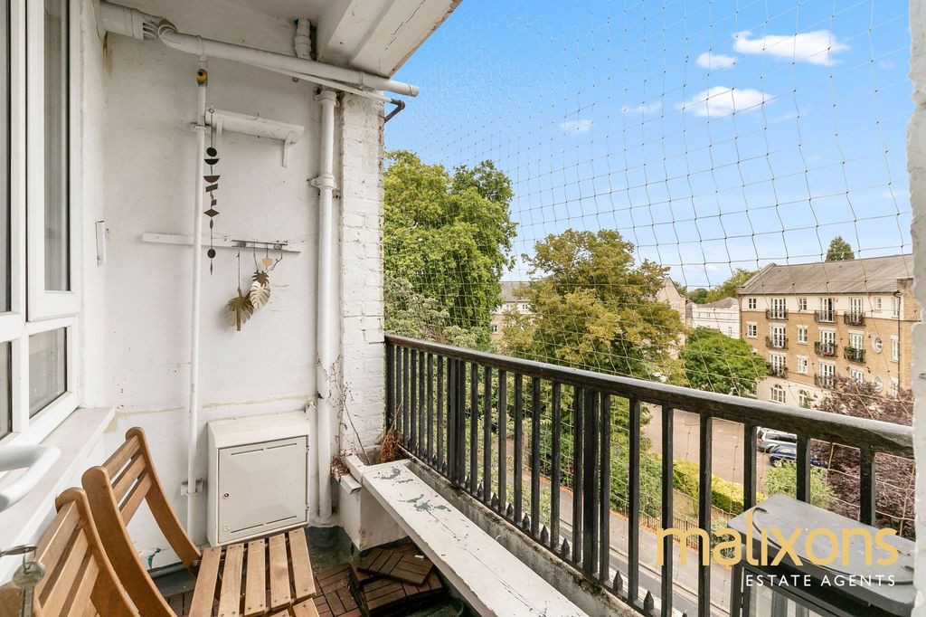 Property photo 3 of 11