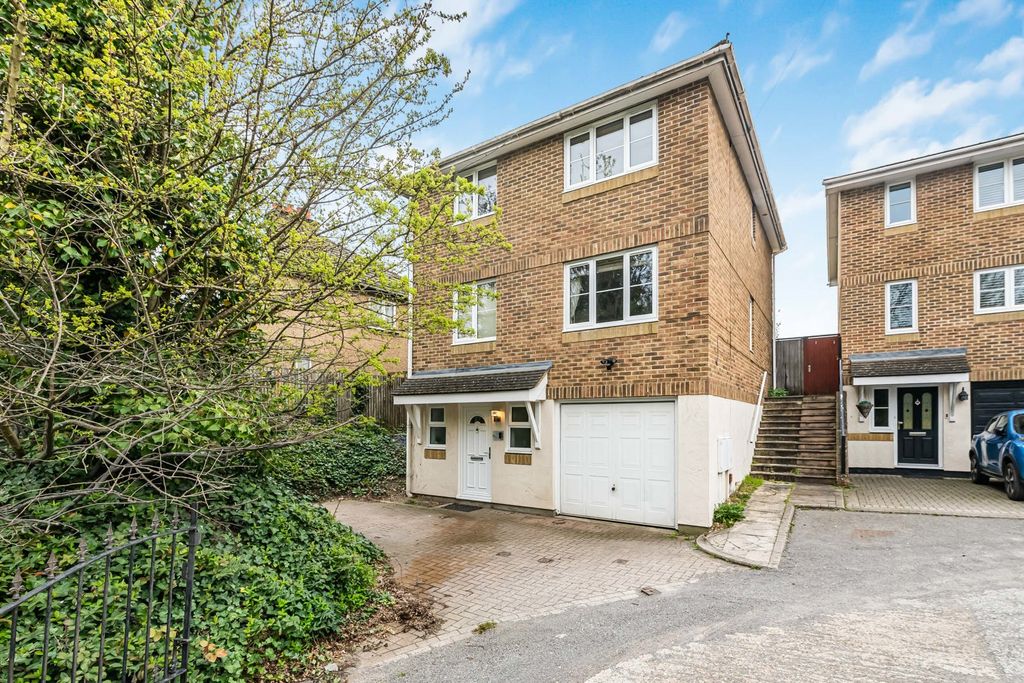 Property photo 1 of 24 Exterior