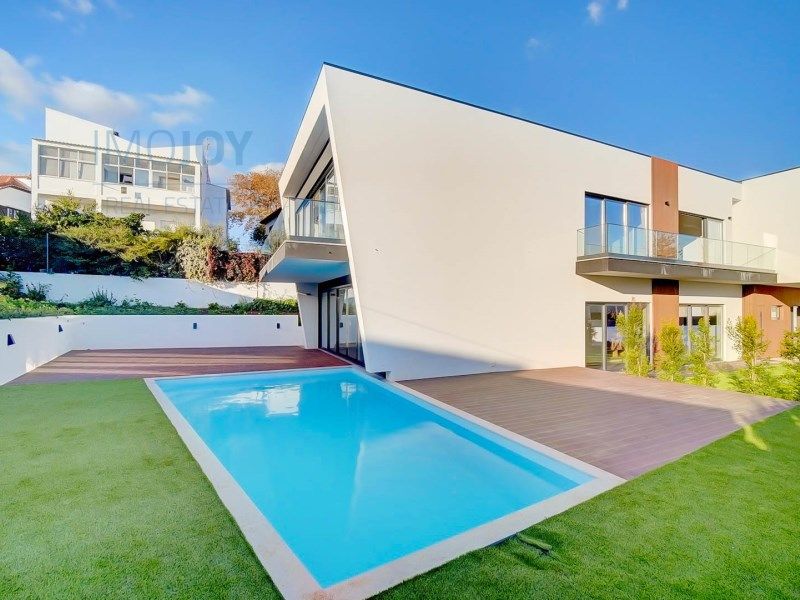 Property photo 1 of 52