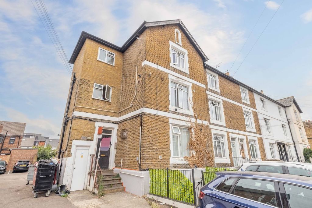 Property photo 1 of 7