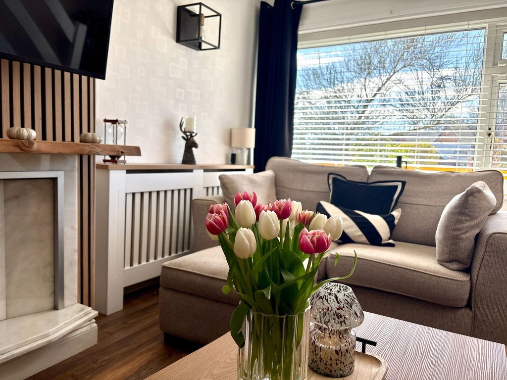 Property photo 3 of 28