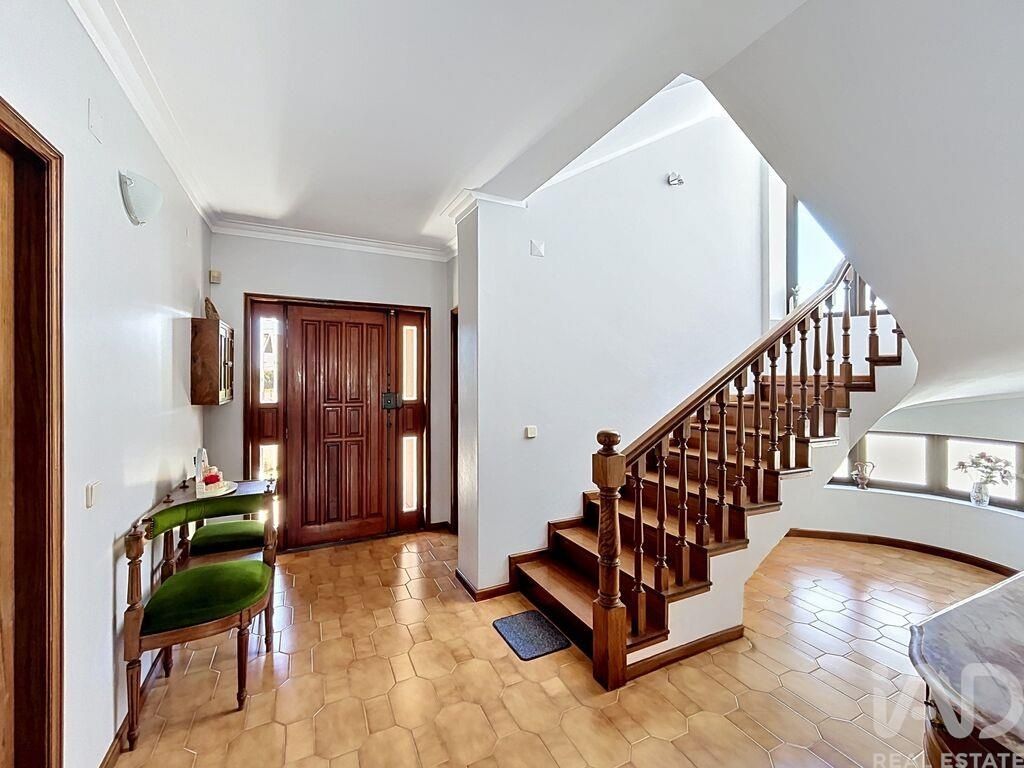 Property photo 1 of 39