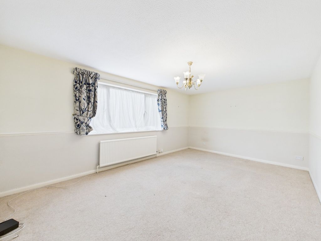 Property photo 3 of 7 4526035