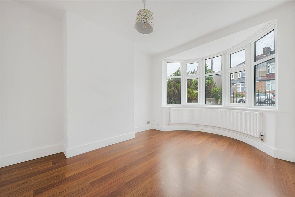 Property photo 2 of 16 Picture No. 02