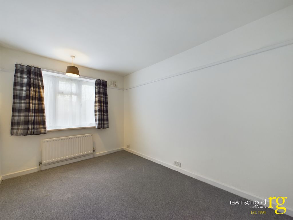 Property photo 3 of 6 Cam02900G0-Pr0070-Still003