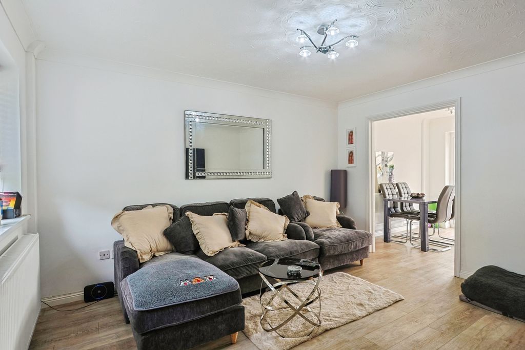 Property photo 3 of 15 Pbox-Img.Jpg