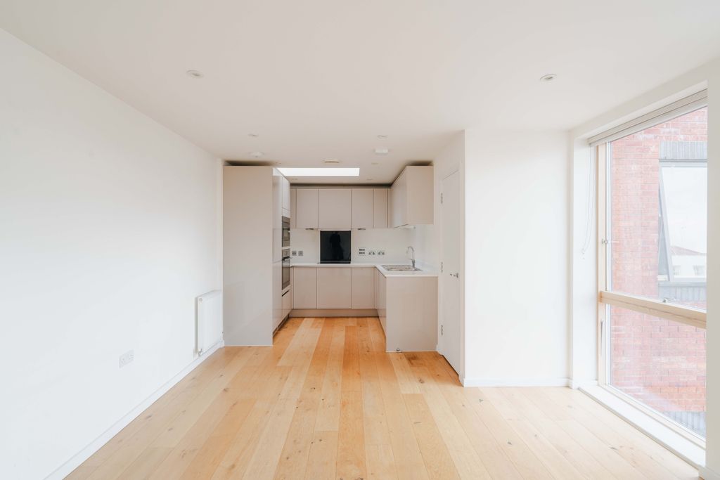 Property photo 1 of 9 4