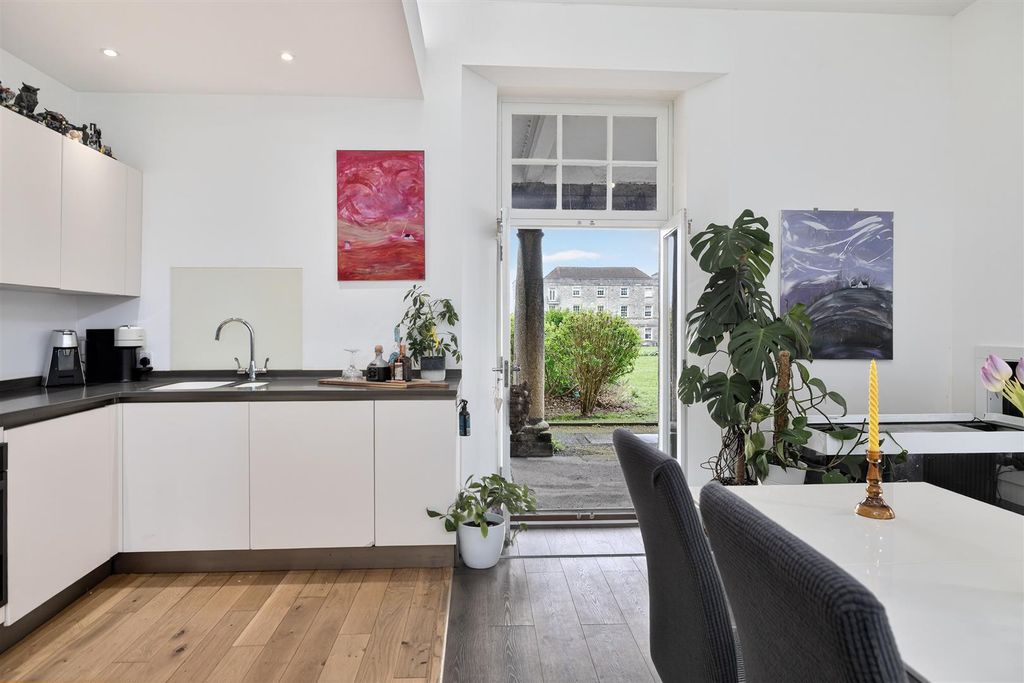 Property photo 3 of 25 Kitchen/Dining