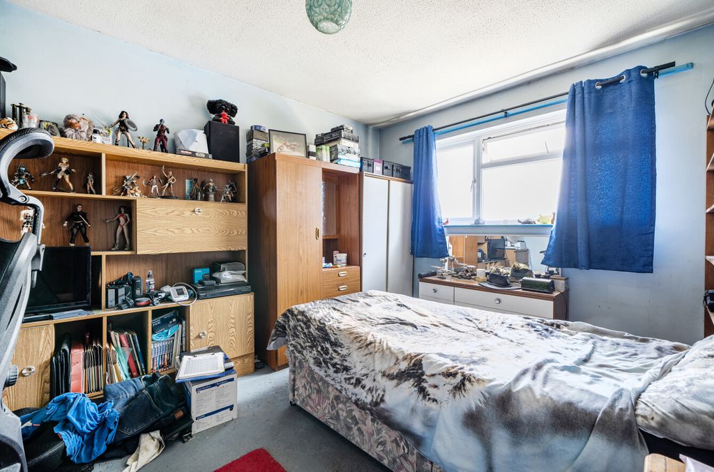Property photo 3 of 15 1324130-7-686E69A...