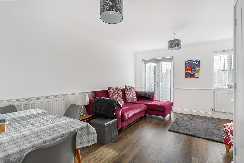 Property photo 3 of 19 13_70205.Jpg