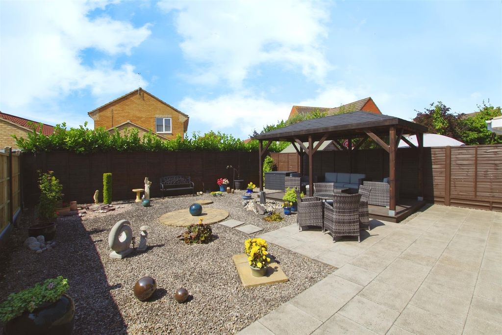 Property photo 2 of 11 Rear Garden