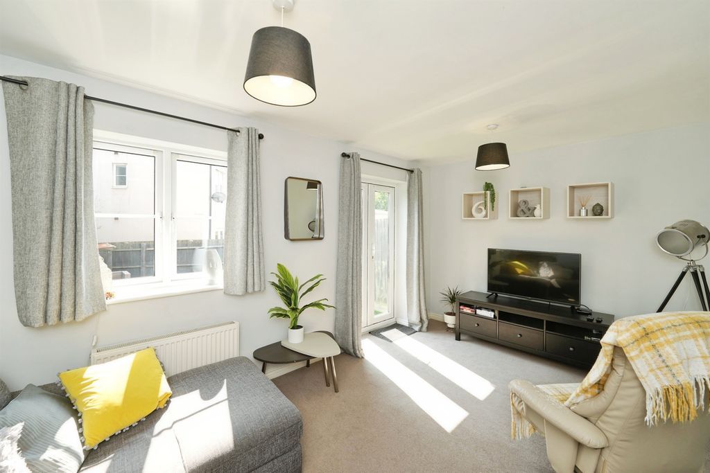 Property photo 2 of 19