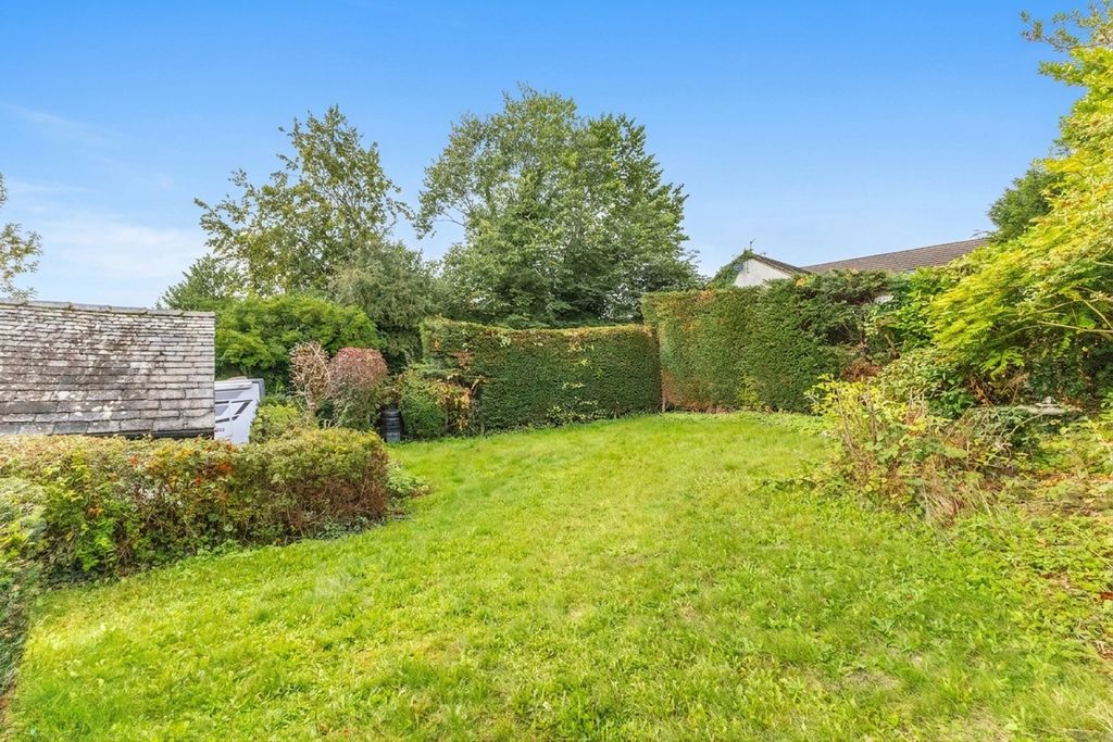 Property photo 2 of 25