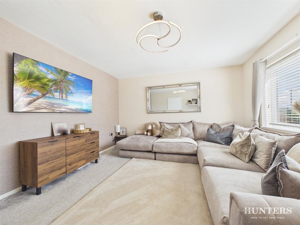 Property photo 2 of 17 E6Db6Ddae18E4d40B99E3Fc2B17242c9_100_Cam05287G0-Pr