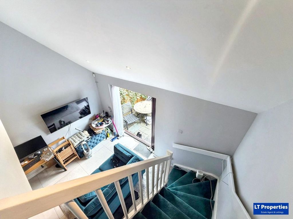 Additional image 11 of 1 bed property for saleOld School Walk, Slip End, Luton LU1