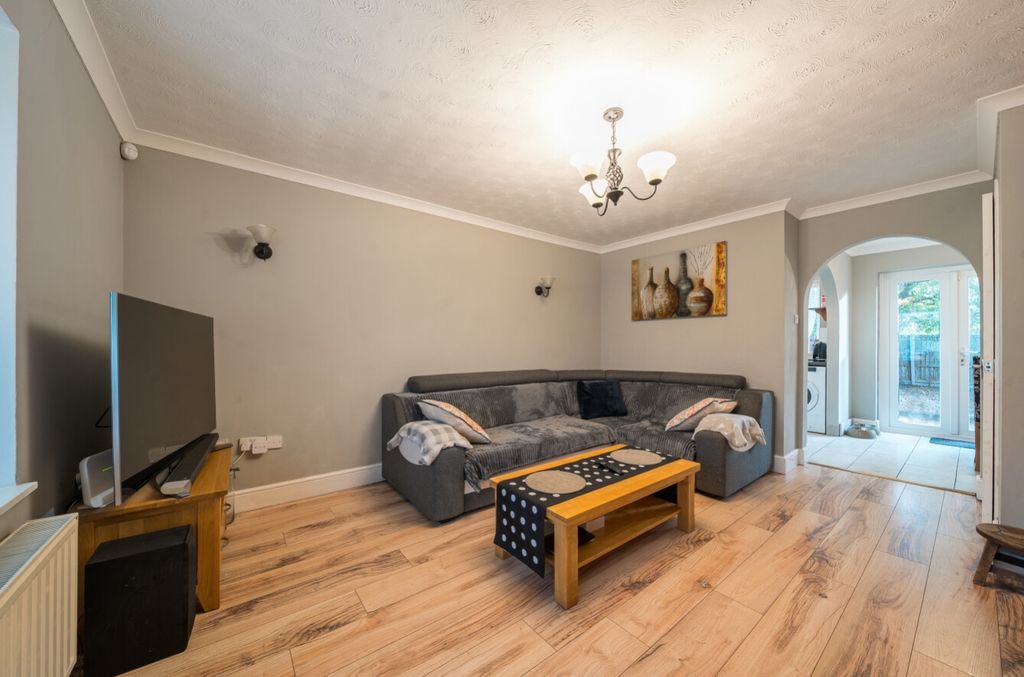 Property photo 2 of 21 1371814-4-68F9959d7Db9d