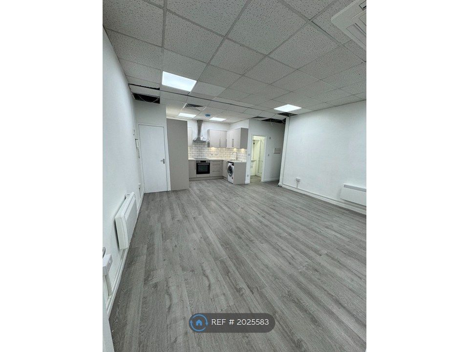 Property photo 1 of 3 Large Brand New Studio