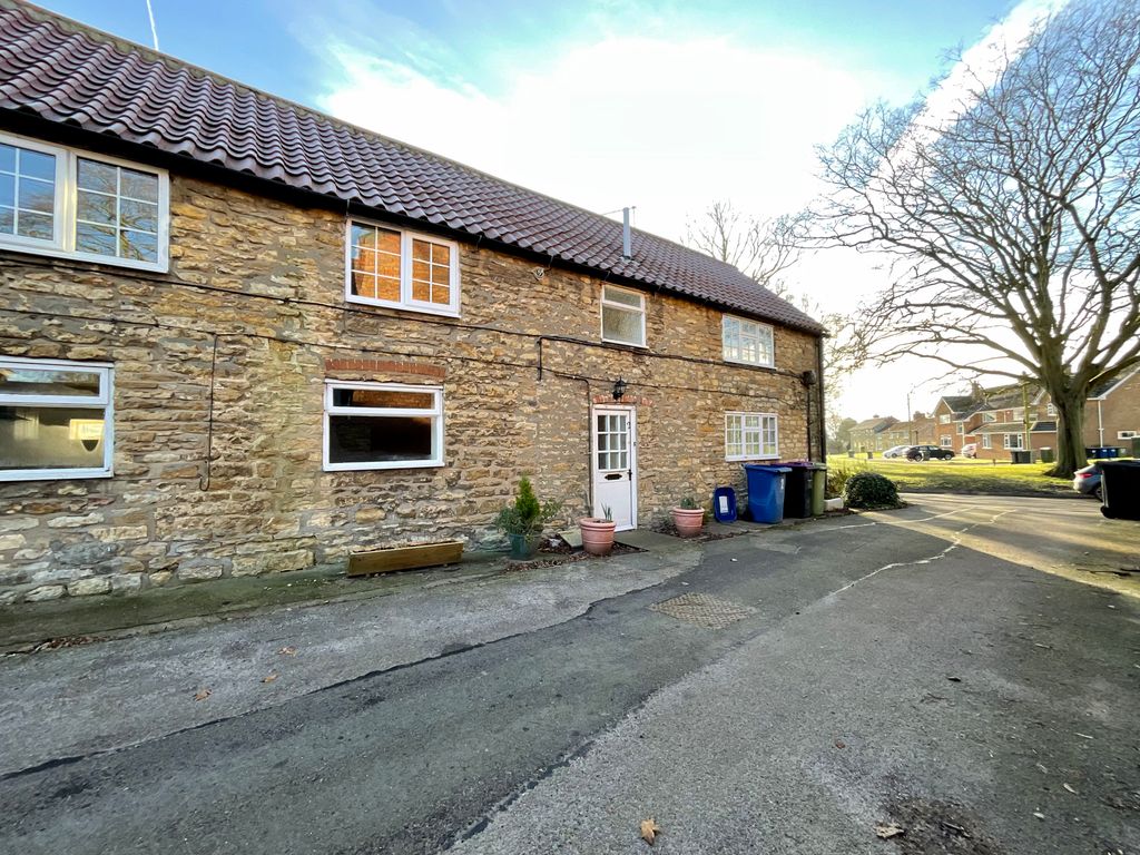 Property photo 1 of 12 (2)