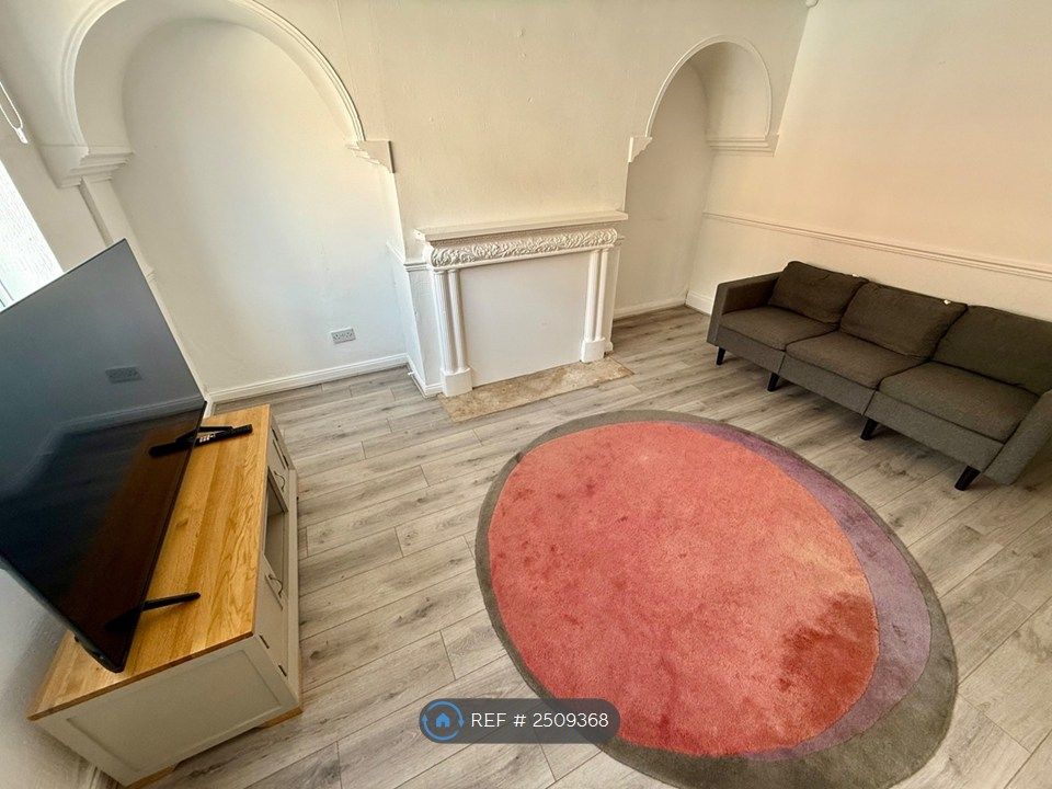 Property photo 2 of 8